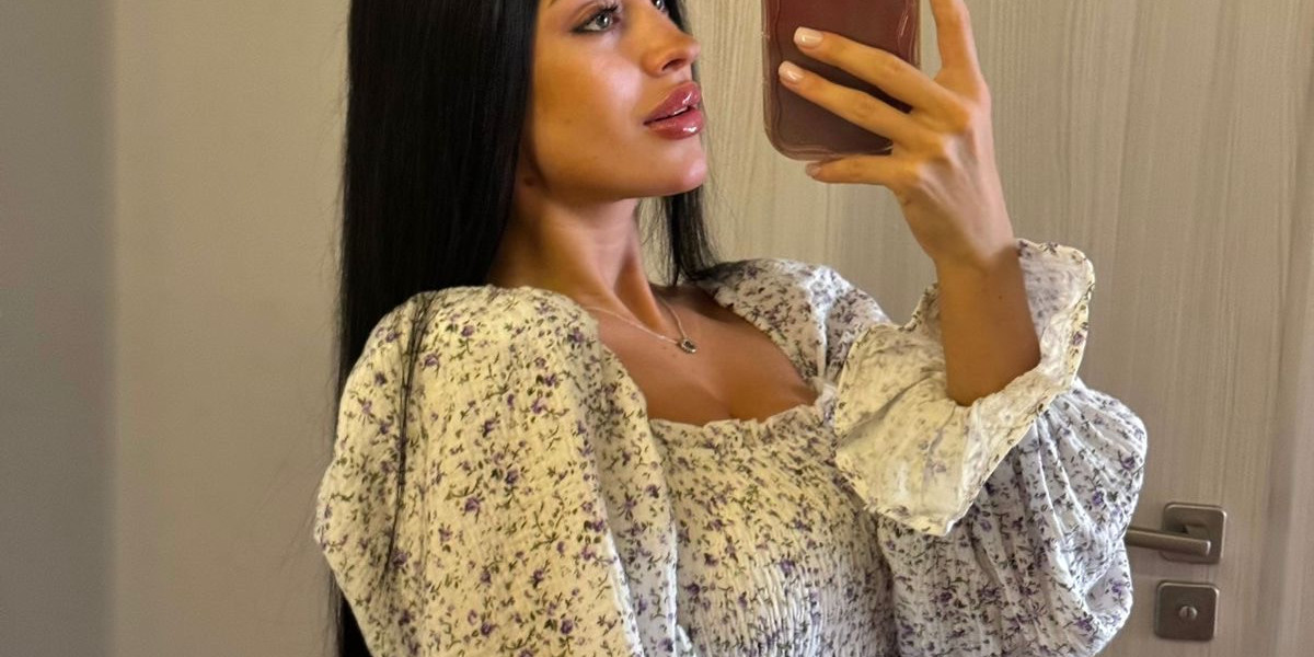 Book Premium Hauz Khas Escorts at (9599632723)
